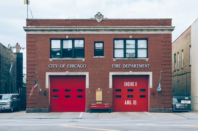 芝加哥消防部门在白天
